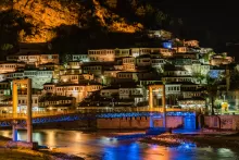 Berat City by night 