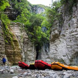 Rafting in Osumi Canyon